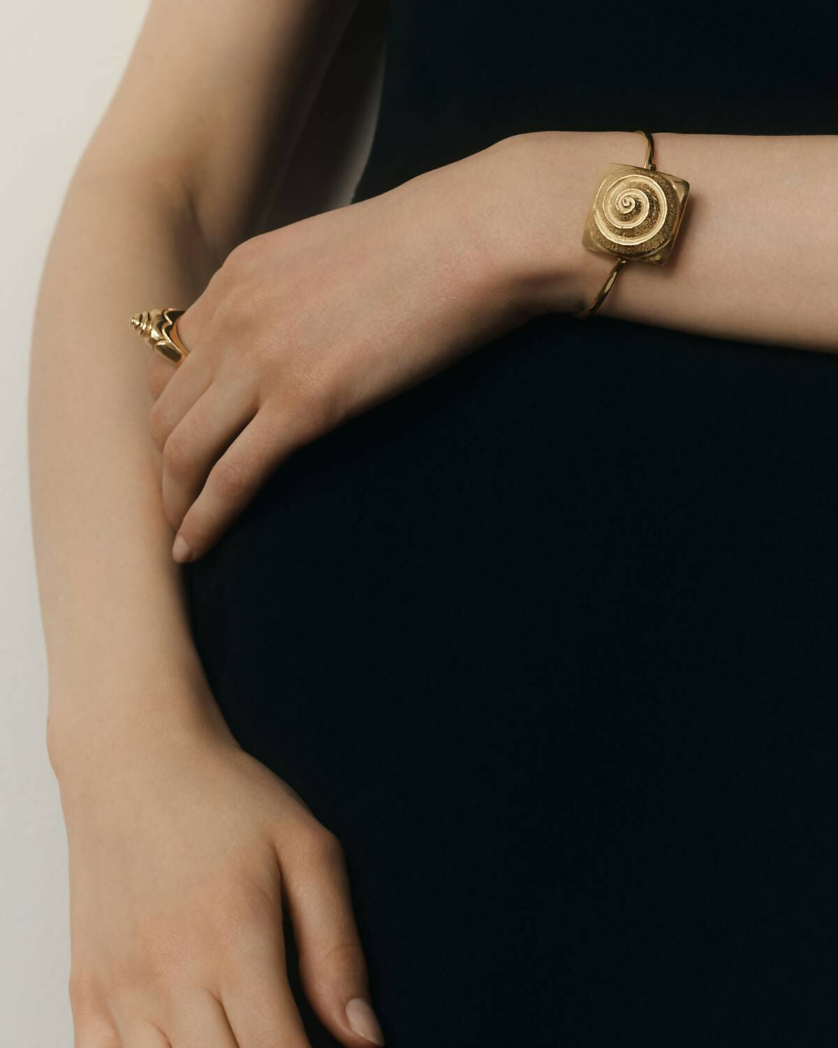 KEILOWA_GOLD_BRACELET_02