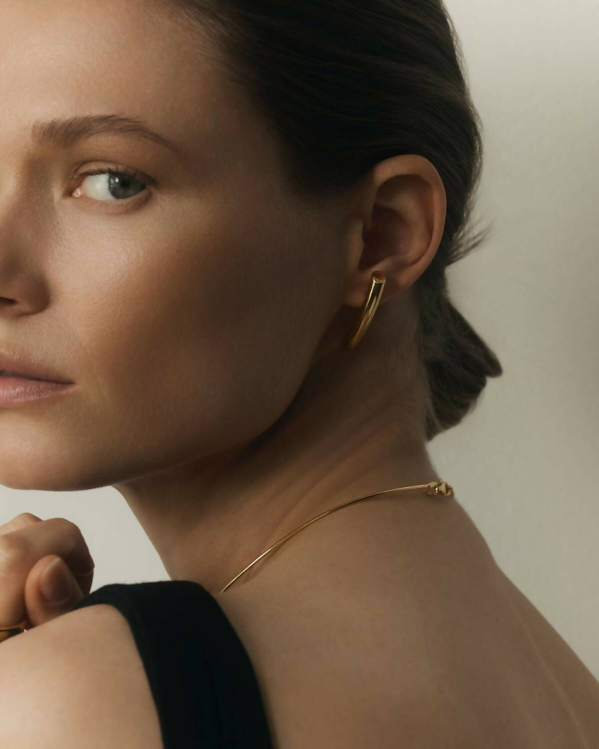 TUBE_GOLD_EARRINGS_02