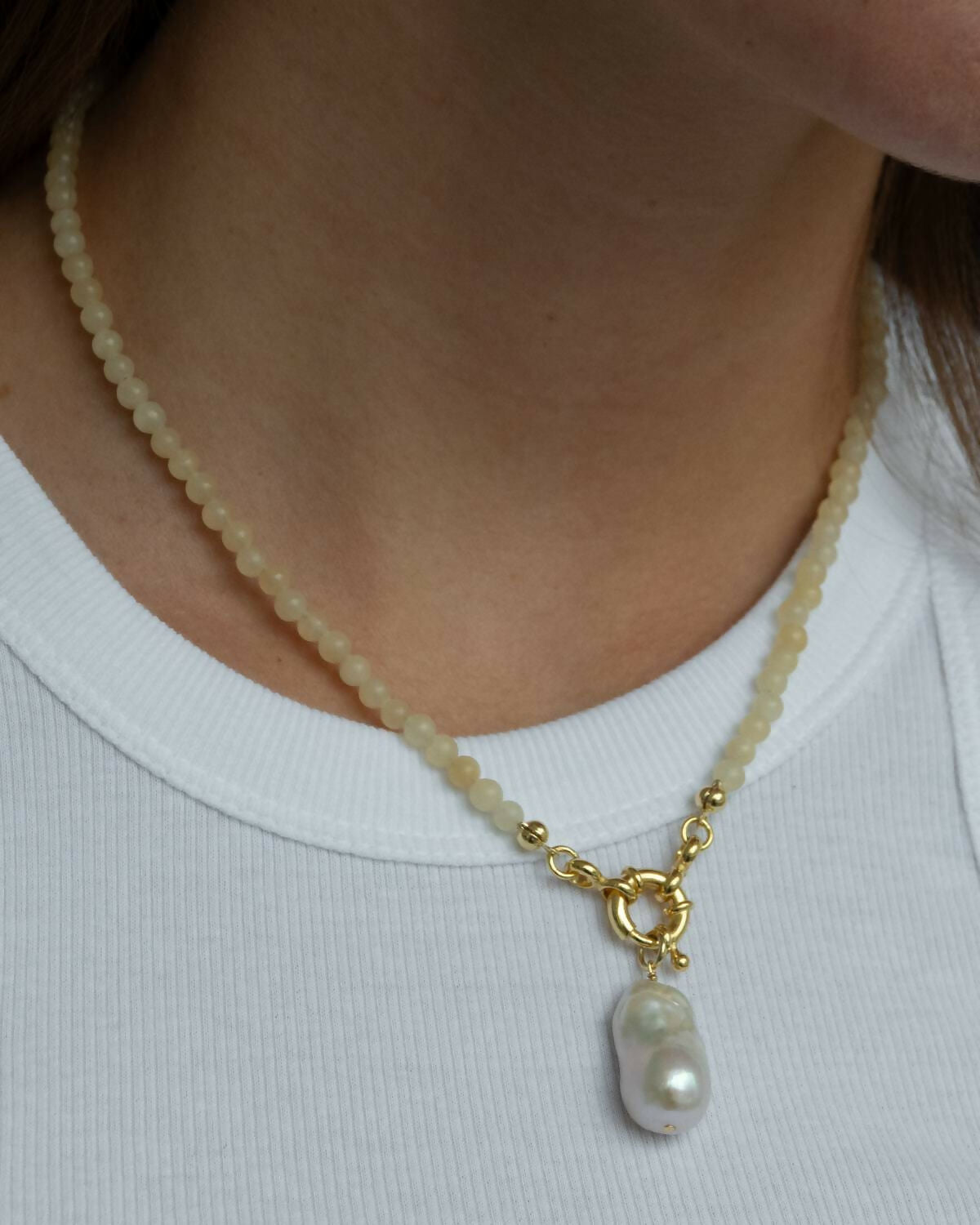 Tiny Aragonite Chain Gold 02