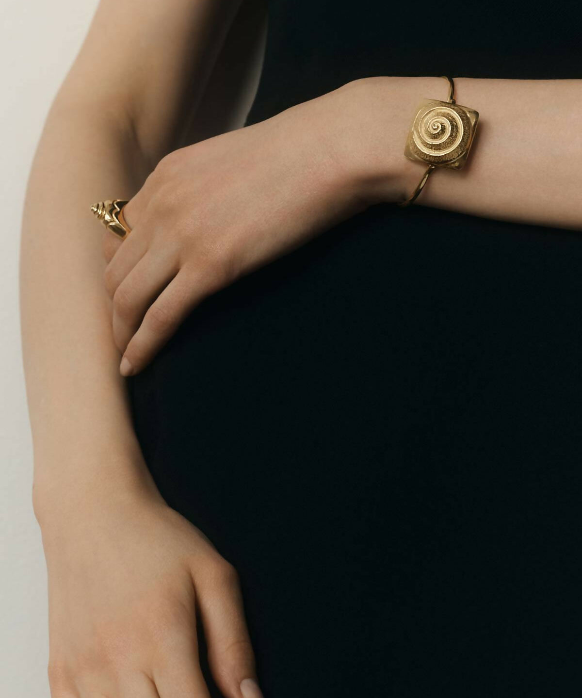KEILOWA_GOLD_BRACELET_02