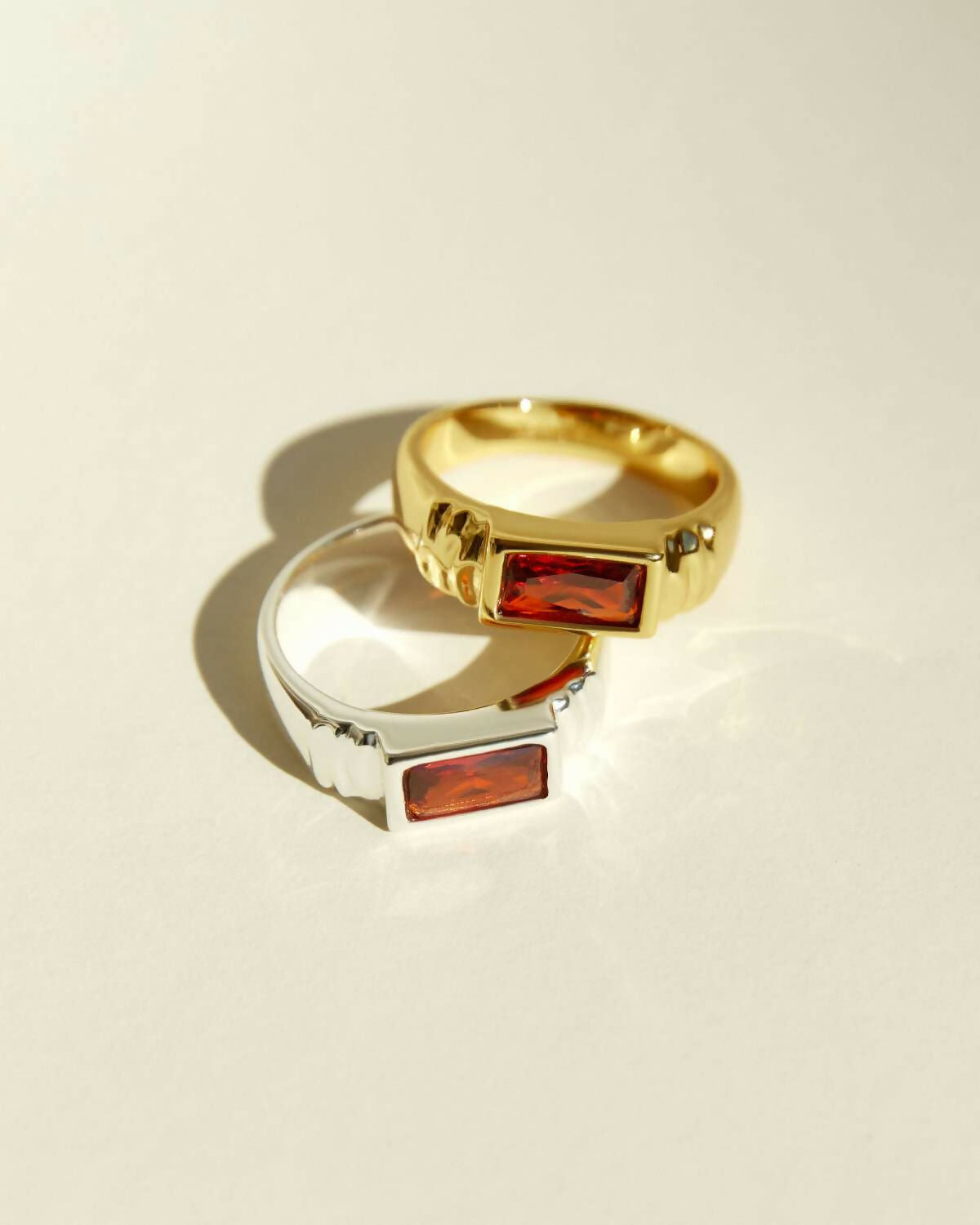 Garnet_ring_gold_02