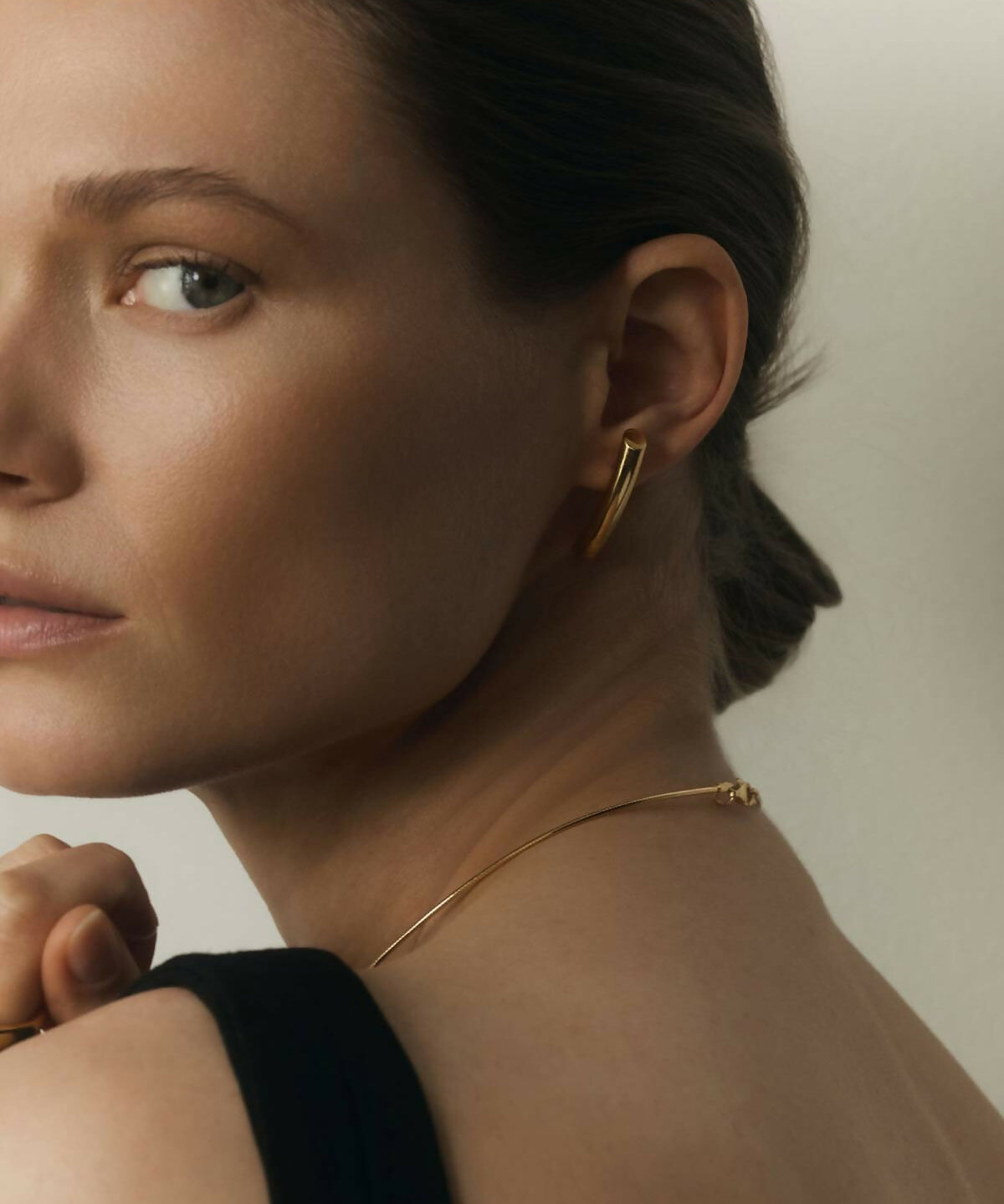 TUBE_GOLD_EARRINGS_02