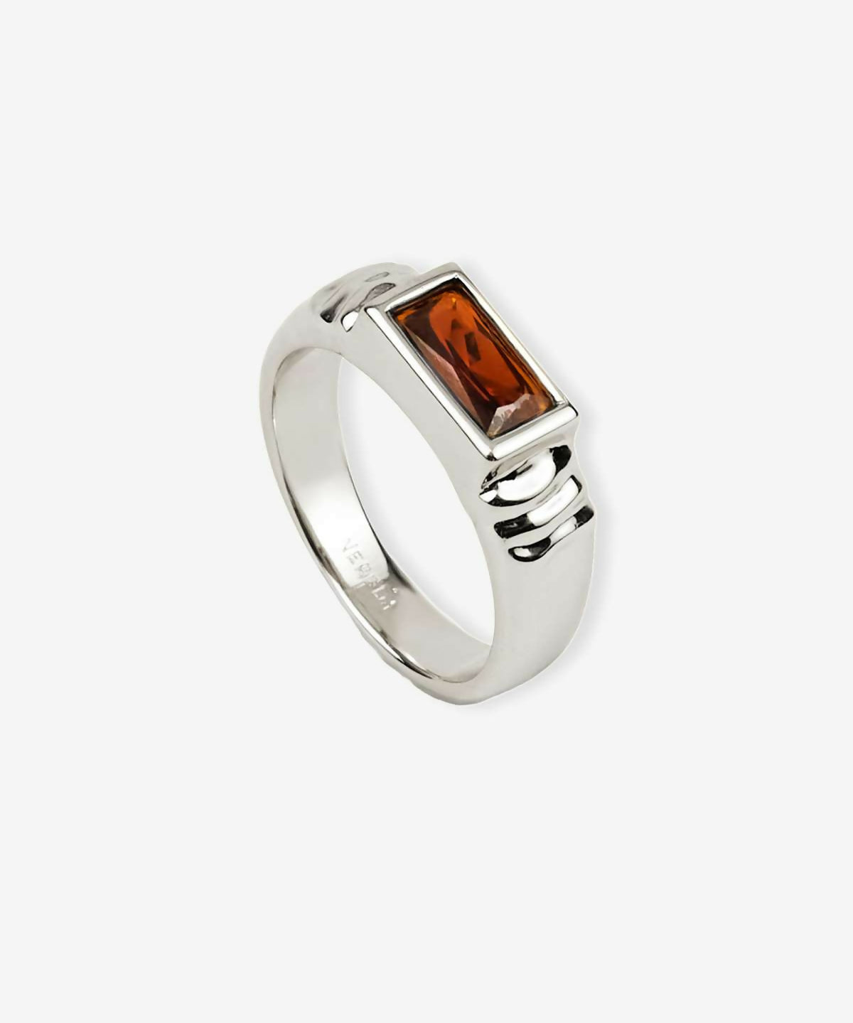 Garnet_ring_silver_01