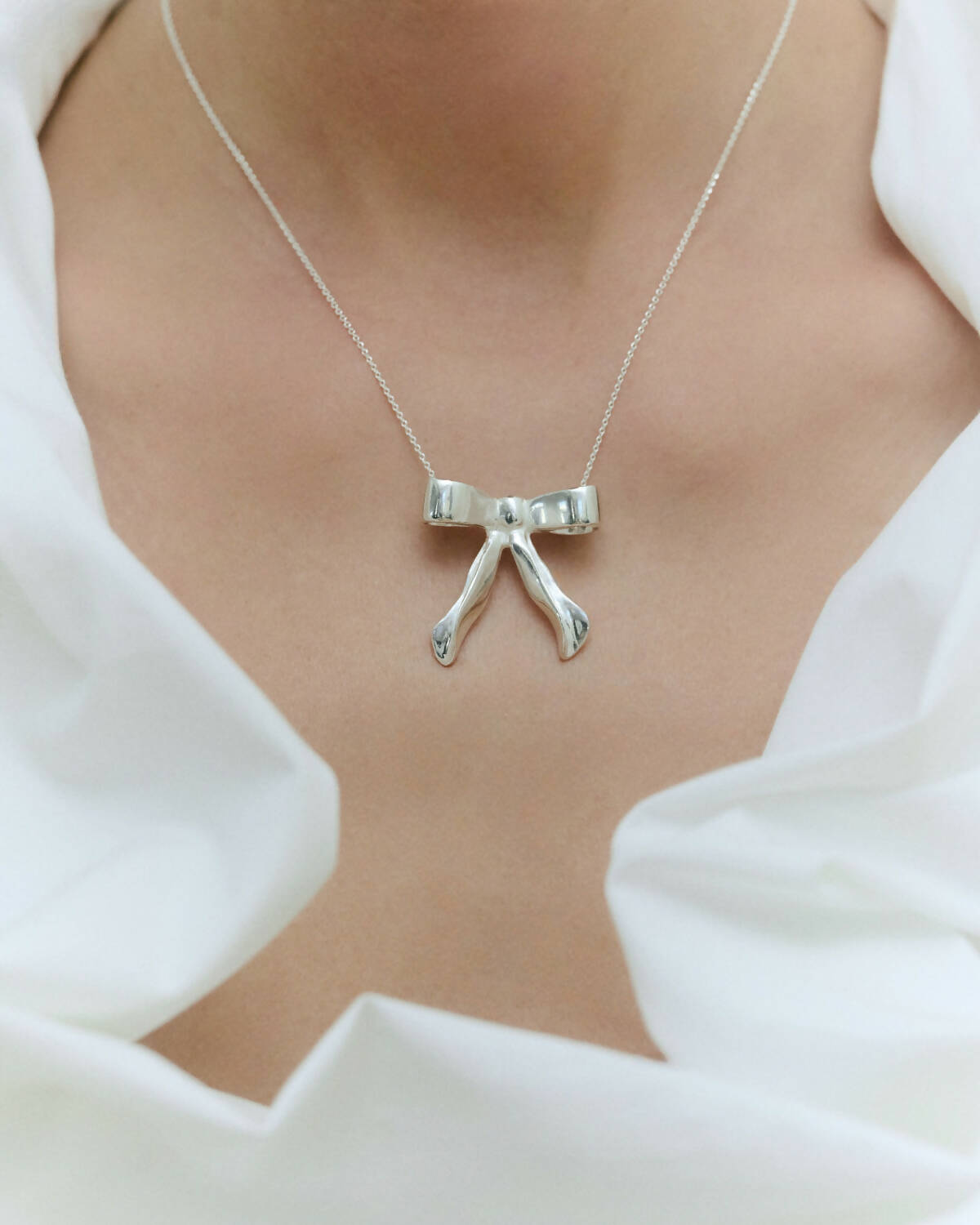 bow_silver_necklace_03